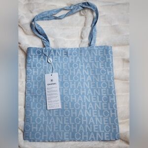 Blue And White Tote GWP